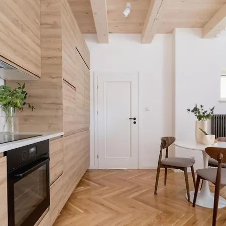 With Balcony - Rejtana 10 كراكوفيا