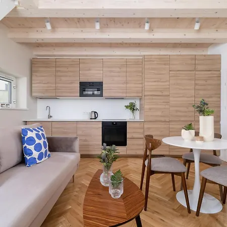 Apartment With Balcony - Rejtana 10